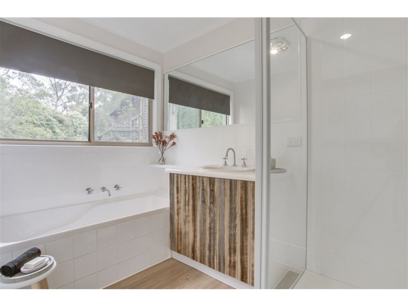 12 Leonard Street, Upwey VIC 3158