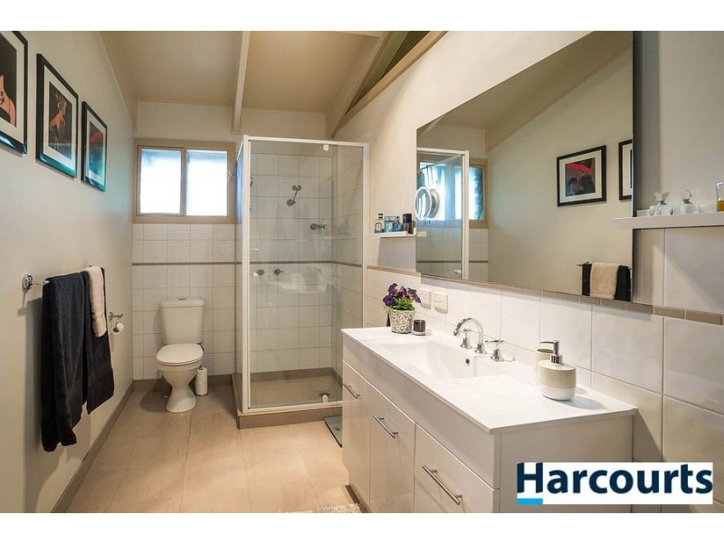 43 Alexander Avenue, Upwey VIC 3158