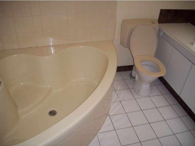 2/14 Victoria St, Box Hill VIC 3128