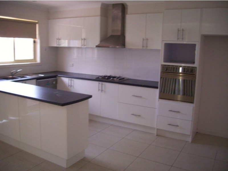 1B Lemon Grove, Nunawading VIC 3131