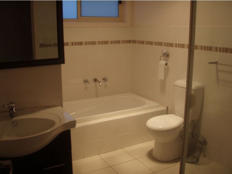 1B Lemon Grove, Nunawading VIC 3131