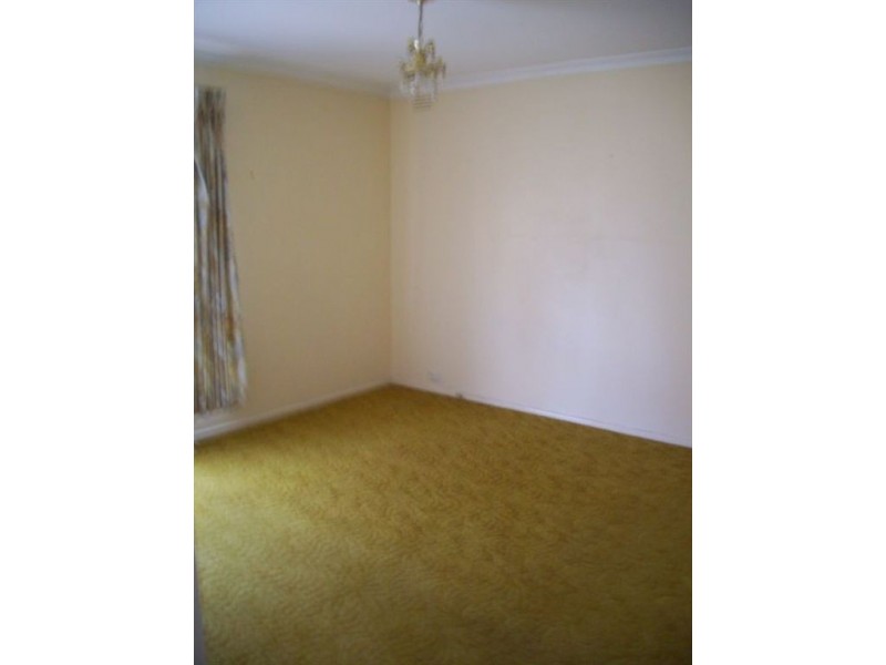 15 Edgewood Avenue, Burwood East VIC 3151