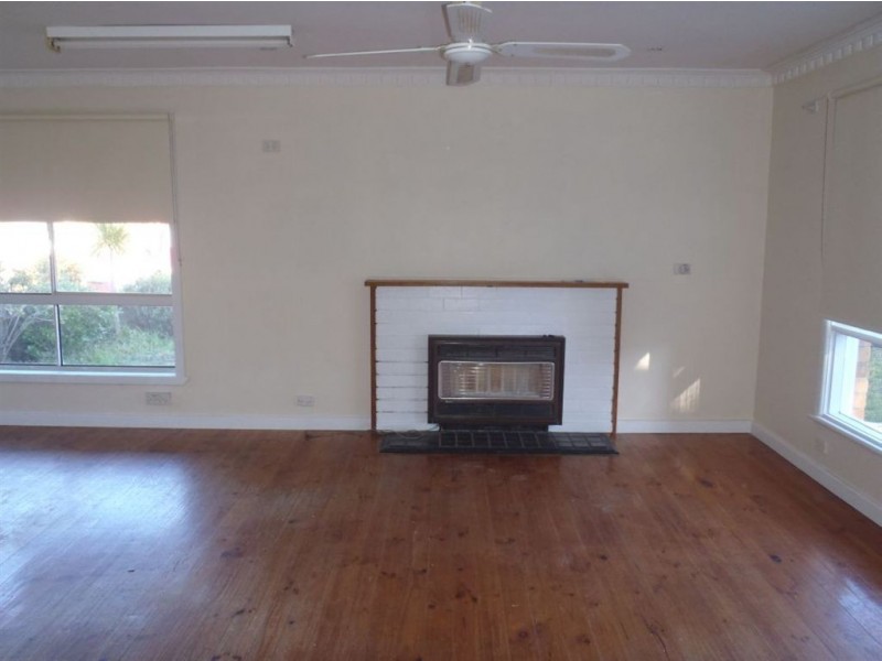 44 Tunstall Road, Doncaster East VIC 3109