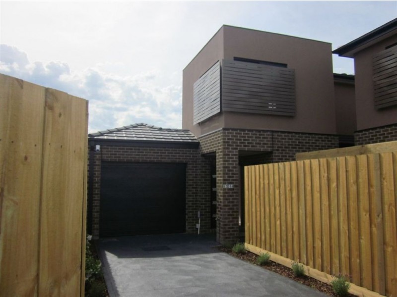 2/30 Oakes Avenue, Clayton South VIC 3169