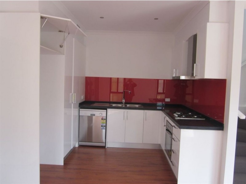 2/30 Oakes Avenue, Clayton South VIC 3169