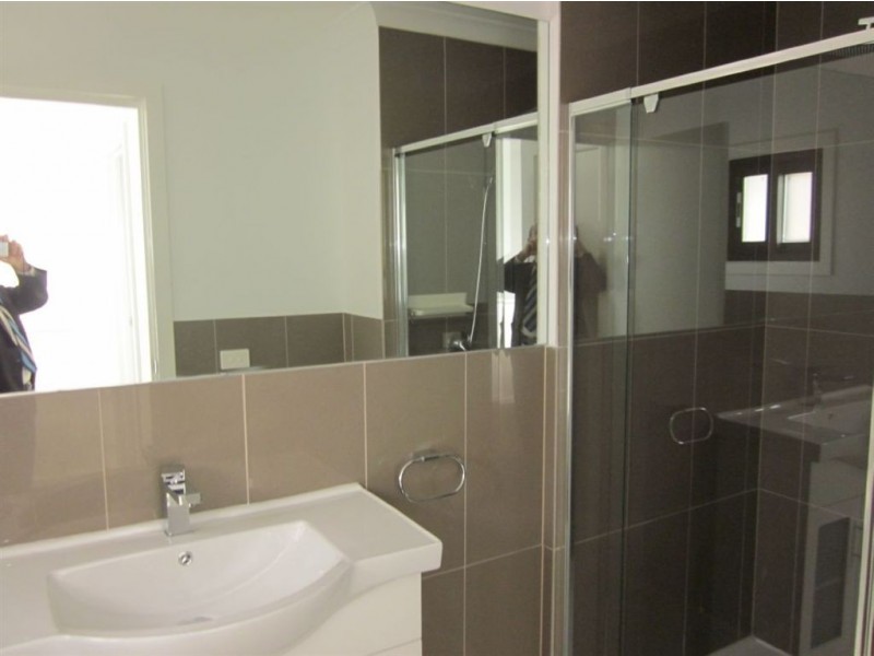 2/30 Oakes Avenue, Clayton South VIC 3169