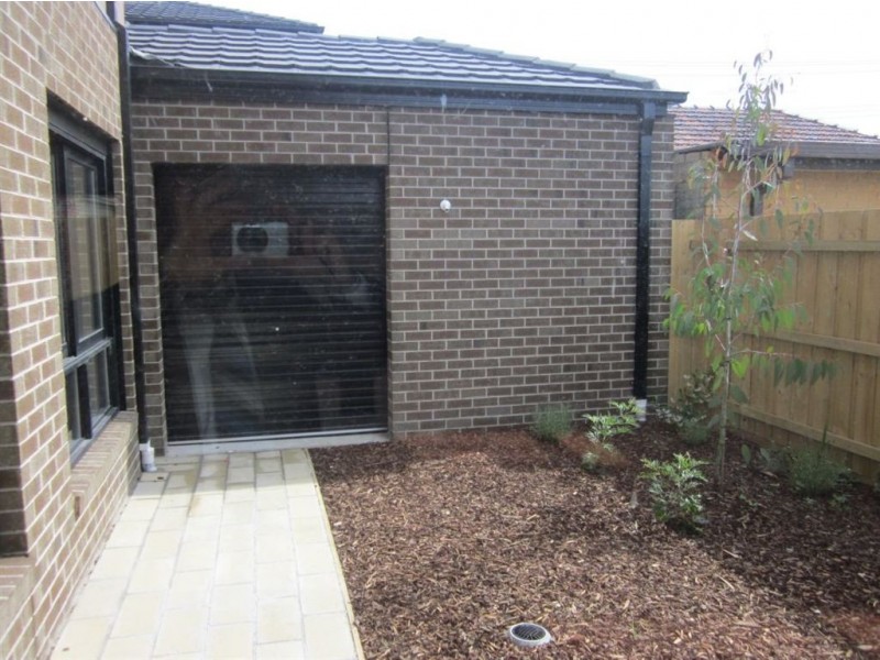 2/30 Oakes Avenue, Clayton South VIC 3169