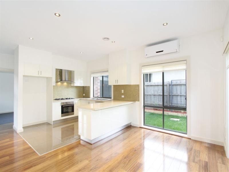 2/84 Moriah Street, Clayton VIC 3168