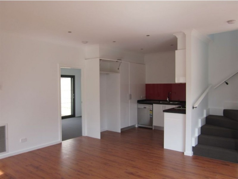 2/30 Oakes Avenue, Clayton South VIC 3169