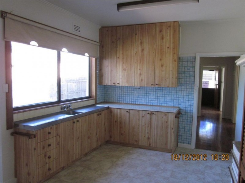 3 Manoon Road, Clayton South VIC 3169