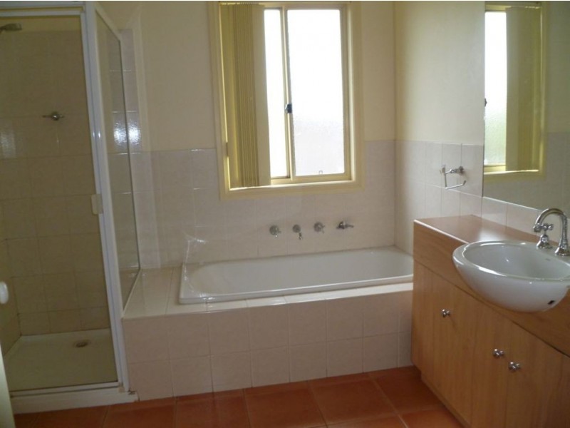 1/5 Cantala Street, Clayton VIC 3168