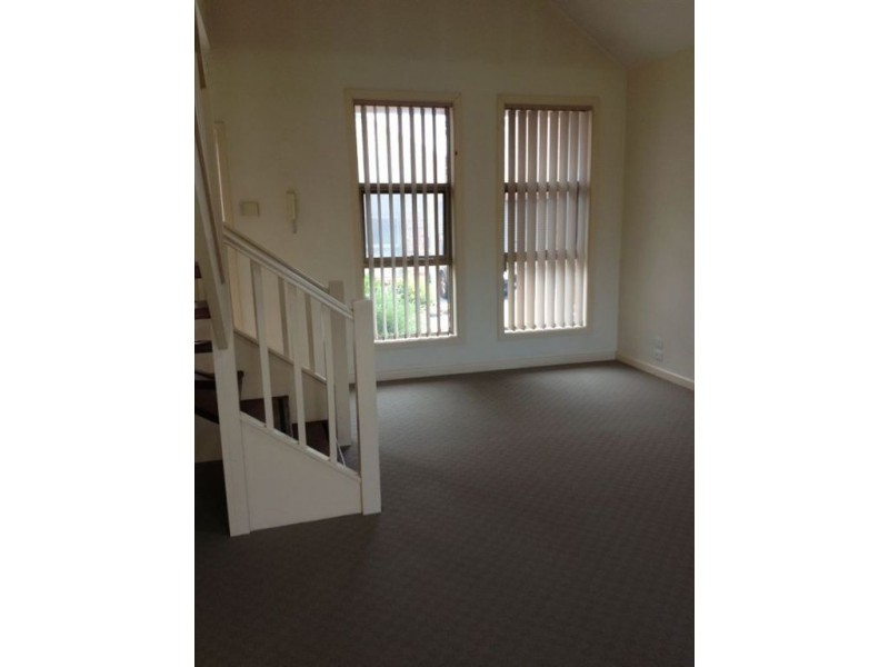 2/832 Blackburn Road, Clayton VIC 3168