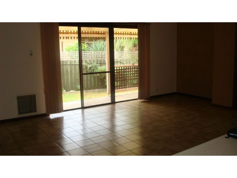 1/15 Railway Parade, Seaford VIC 3198