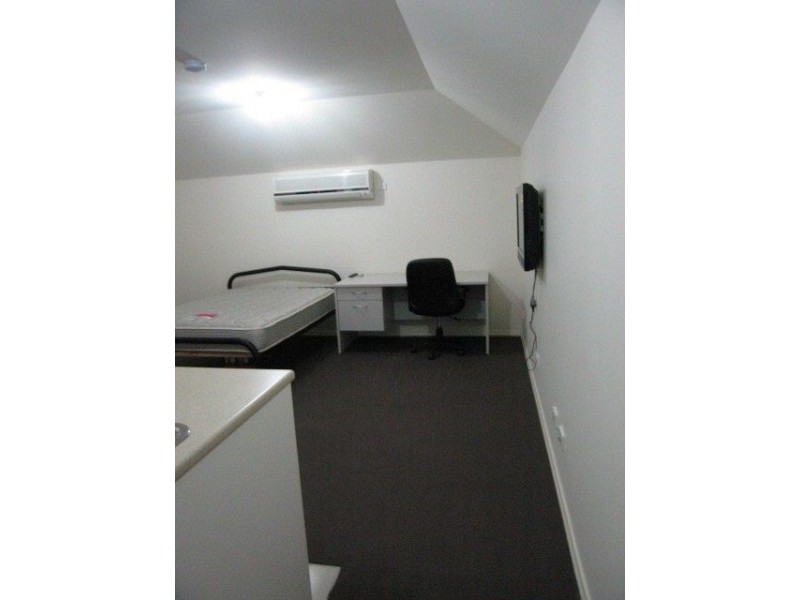 24/2 Irwin Street, Clayton VIC 3168