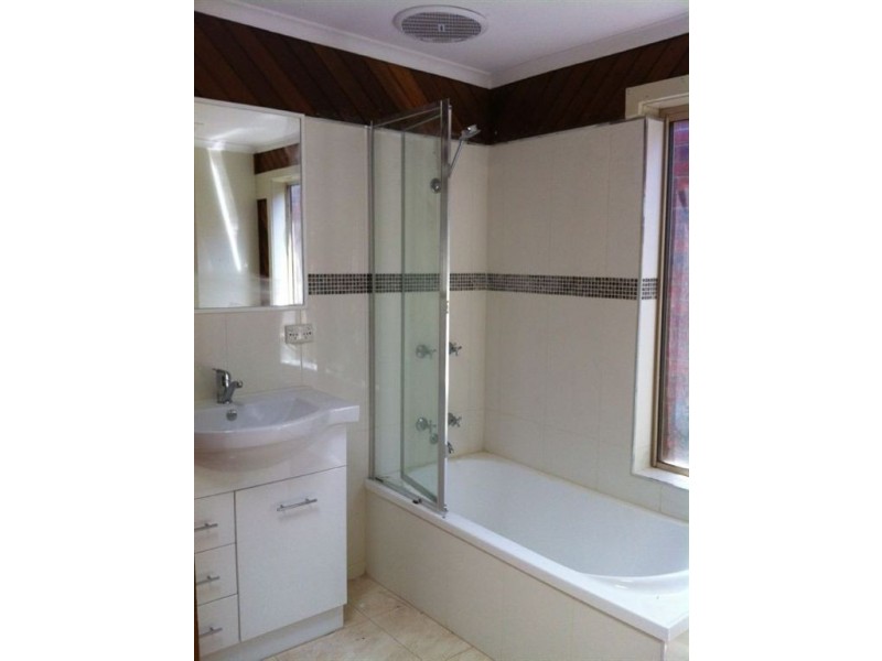 1/5 Main Road, Clayton South VIC 3169