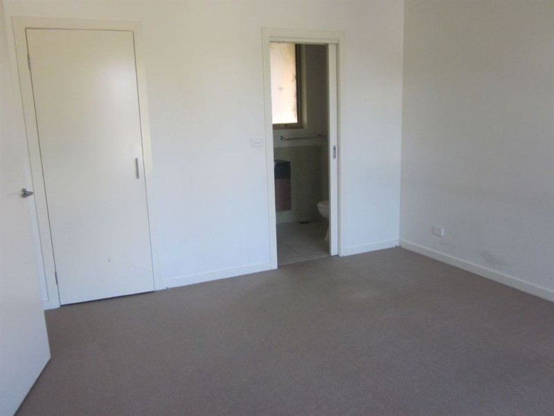 2/5 Morton Street, Clayton VIC 3168