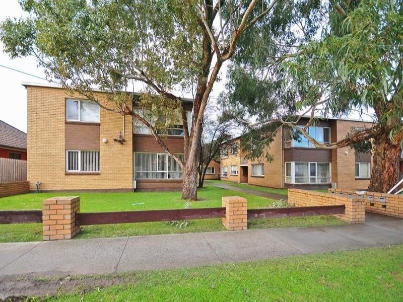 4/4 Manatunga Street, Clayton VIC 3168