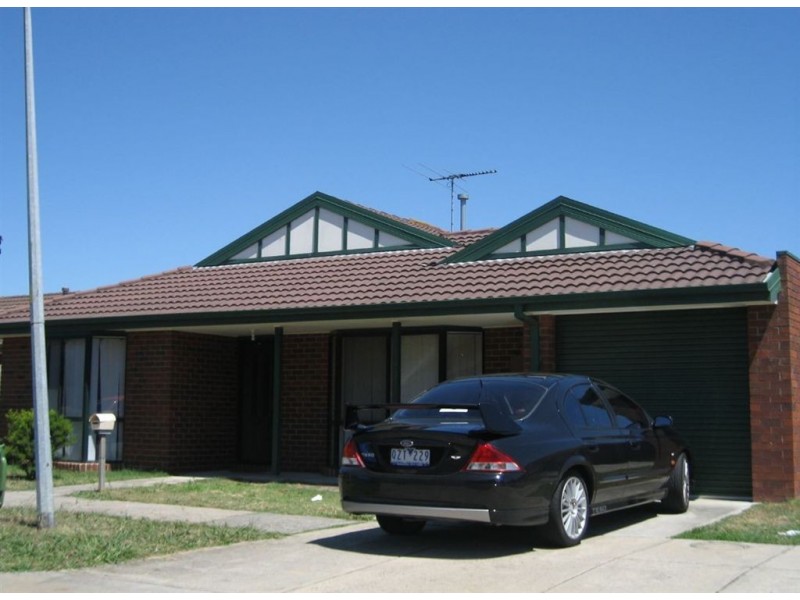 15B Collins Crescent, Berwick VIC 3806