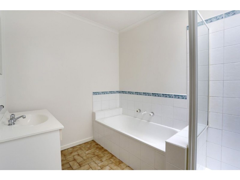 8/13 Seascape Street, Clayton VIC 3168