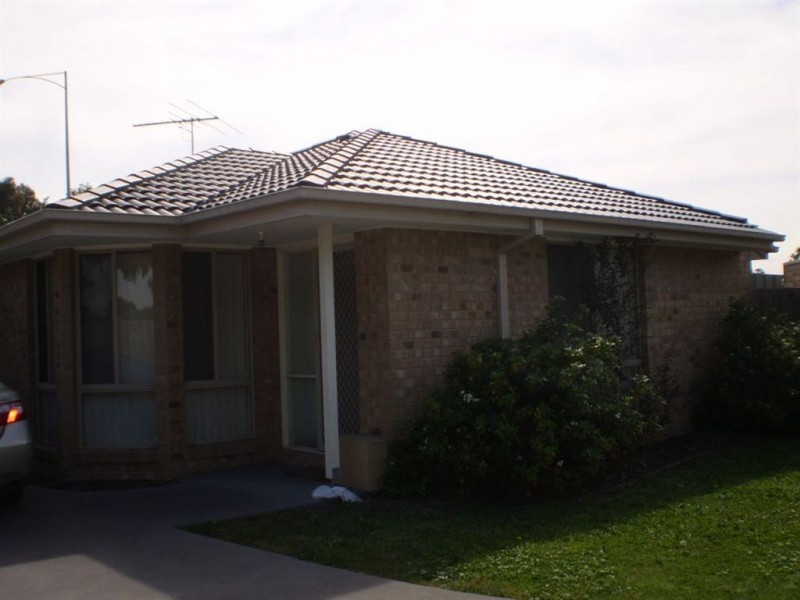 2/5 Norham Court, Berwick VIC 3806