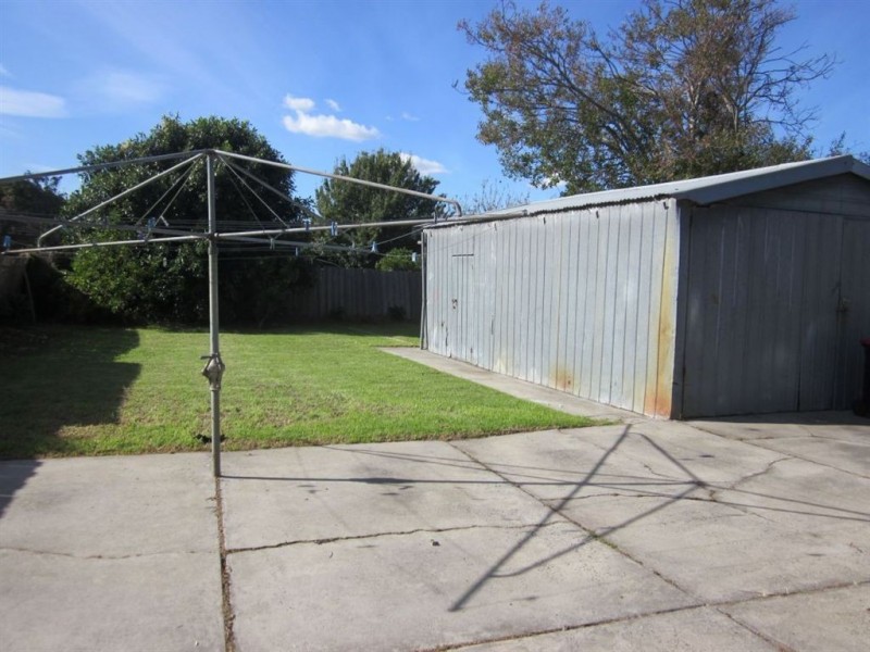 4 Milton Avenue, Clayton South VIC 3169