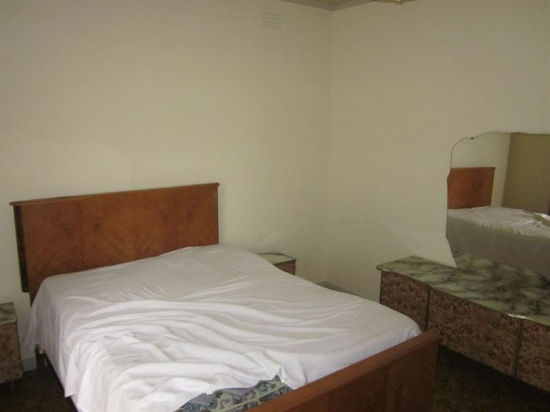 16 Manoon Rd, Clayton VIC 3168