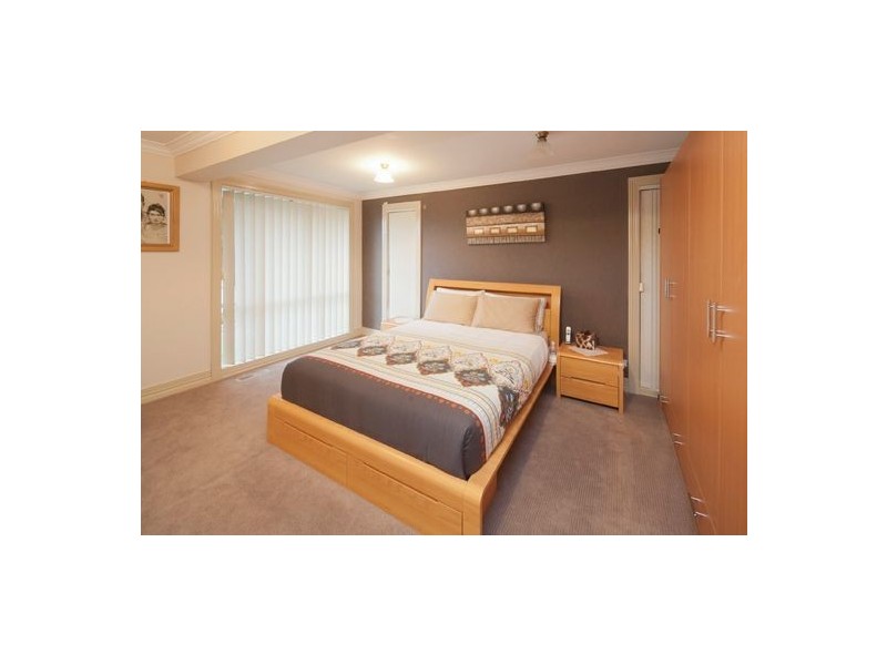 5 Grange Court, Dandenong North VIC 3175