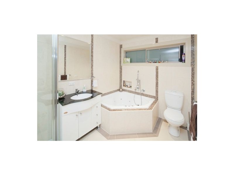 5 Grange Court, Dandenong North VIC 3175