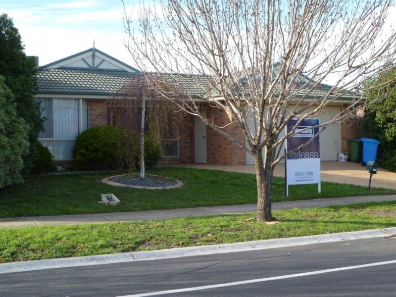 122 Bellevue Drive, Berwick VIC 3806