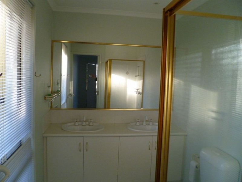 122 Bellevue Drive, Berwick VIC 3806