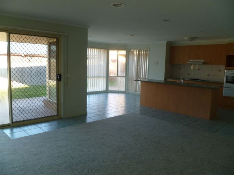 122 Bellevue Drive, Berwick VIC 3806