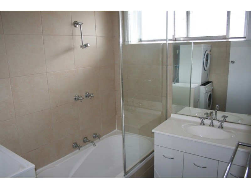 1/10 Bettina Street, Clayton VIC 3168