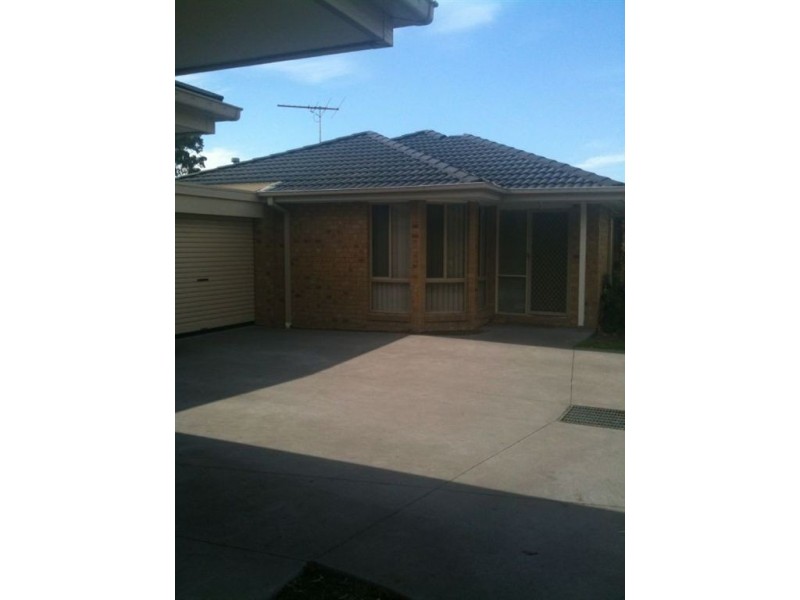 2/5 Norham Court, Berwick VIC 3806