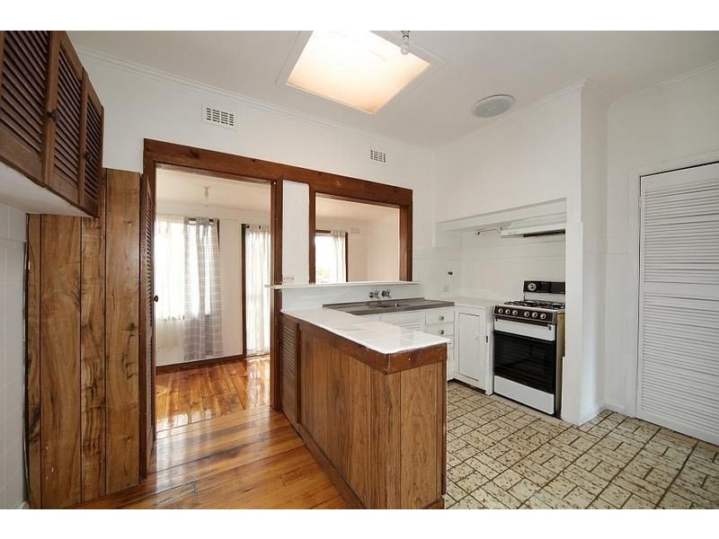 33 Glenbrook Avenue, Clayton VIC 3168