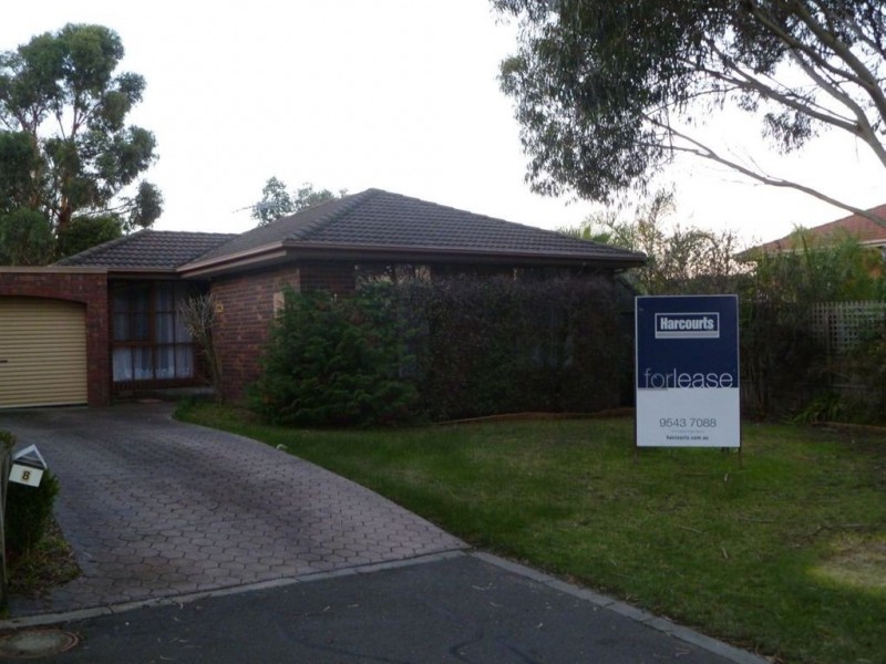 8 Howitt Court, Berwick VIC 3806