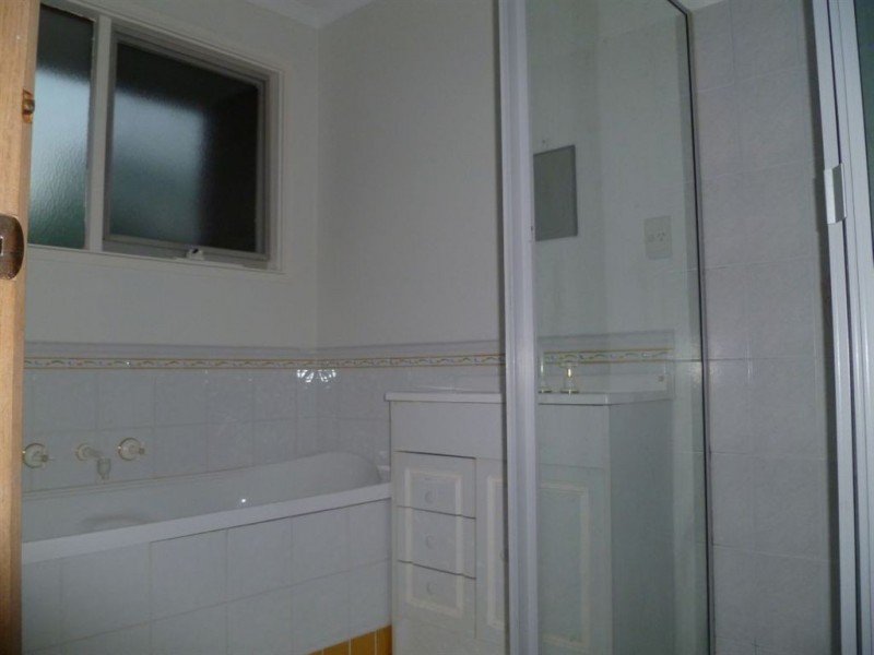 8 Howitt Court, Berwick VIC 3806