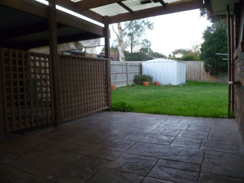 8 Howitt Court, Berwick VIC 3806