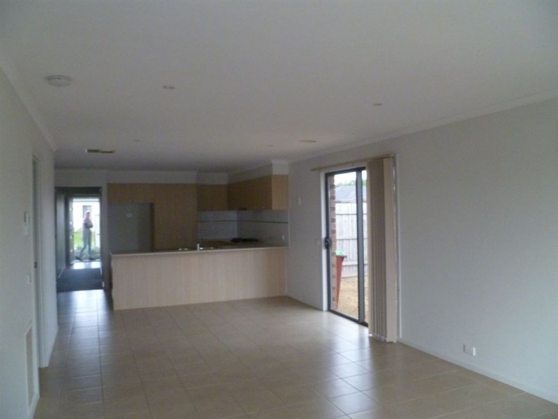 36 Sing Crescent, Berwick VIC 3806