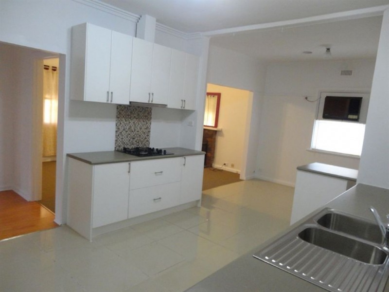 4 Prince Charles Street, Clayton VIC 3168