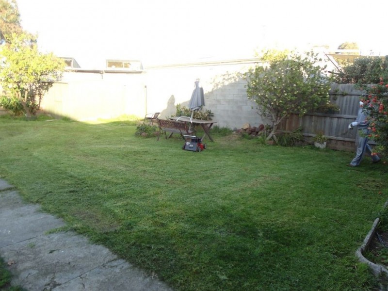 4 Prince Charles Street, Clayton VIC 3168