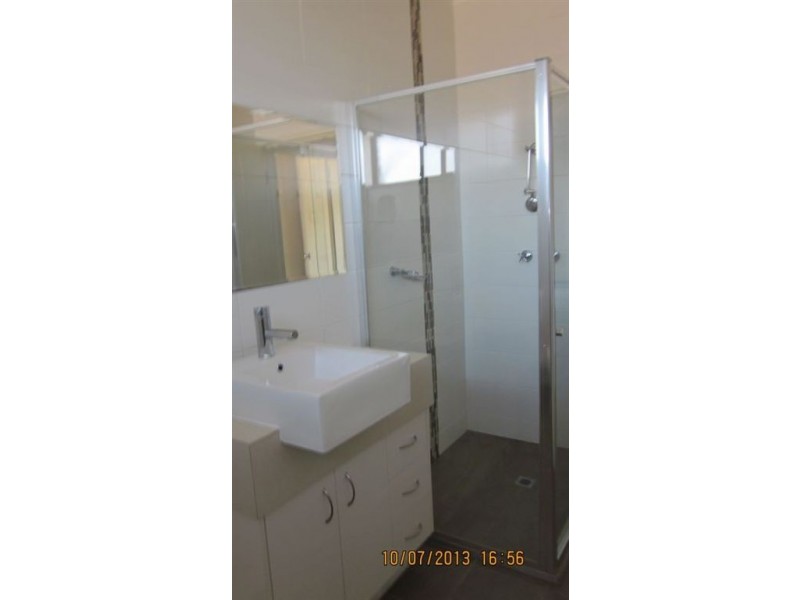 2/16 Flora Road, Clayton VIC 3168