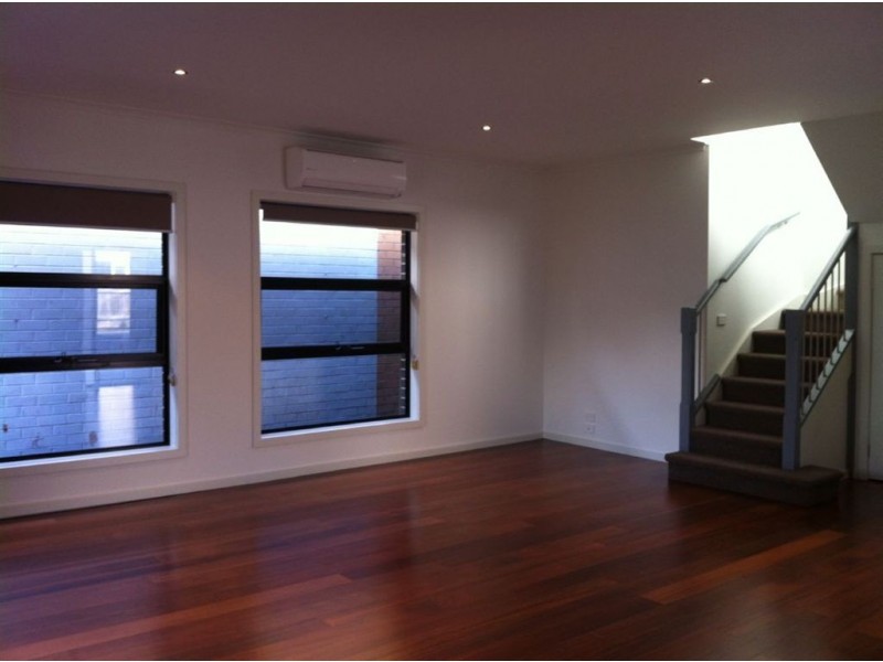 2/9 Kionga Street, Clayton VIC 3168