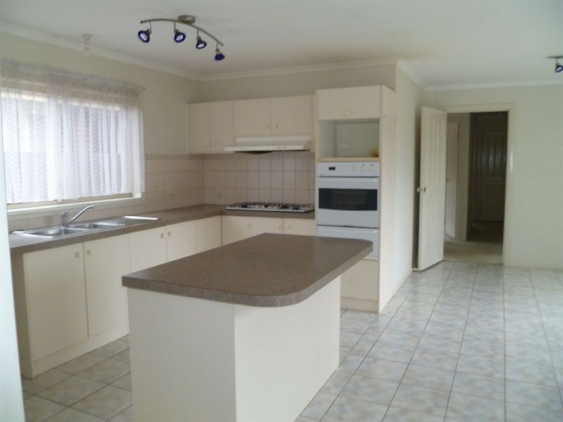 15 Greg Court, Narre Warren South VIC 3805