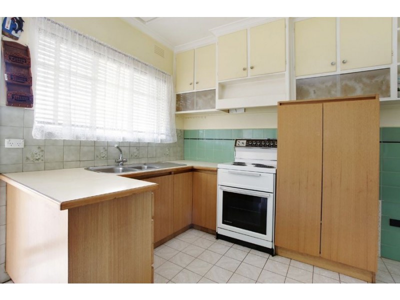 16 Alfred Grove, Oakleigh East VIC 3166