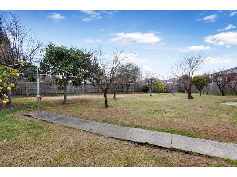 16 Alfred Grove, Oakleigh East VIC 3166