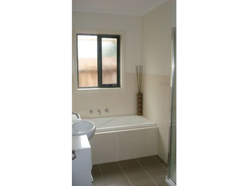 2/85 Ormond Road, Clayton VIC 3168