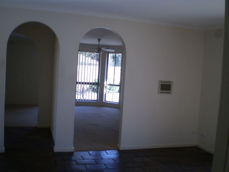 1/5 Norham Court, Berwick VIC 3806