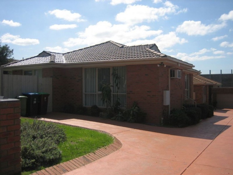 1/38 Blackwood Drive, Narre Warren VIC 3805