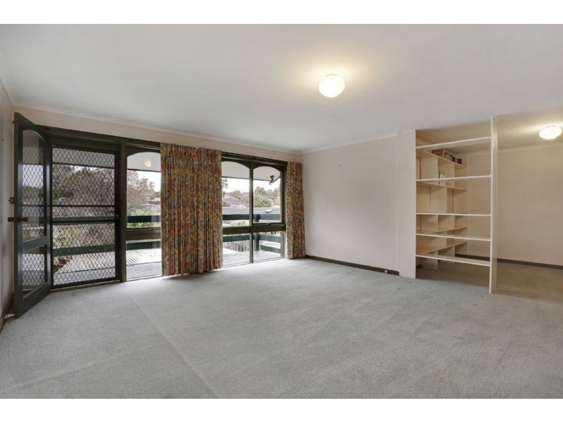 4 Cotoneaster Court, Wheelers Hill VIC 3150