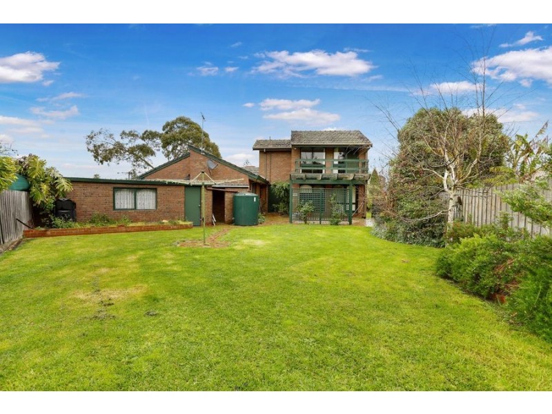 4 Cotoneaster Court, Wheelers Hill VIC 3150